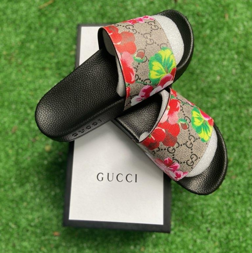 GUCCI SANDALS